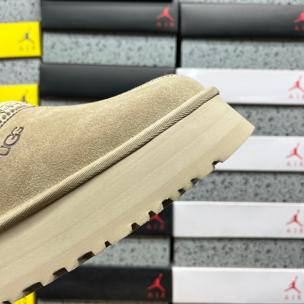 UGG Snow Boots – Mustard Seed (Style #1122553) | Sizes 35–41