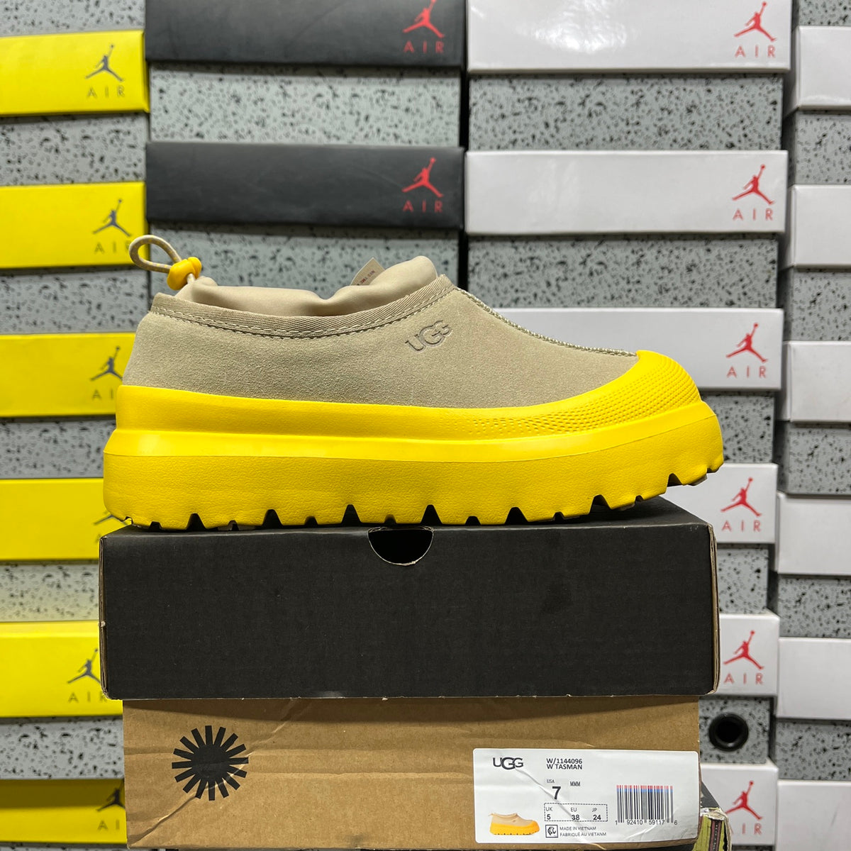 UGG Snow Boots – Yellow (Style #1144096) | Sizes 35–45
