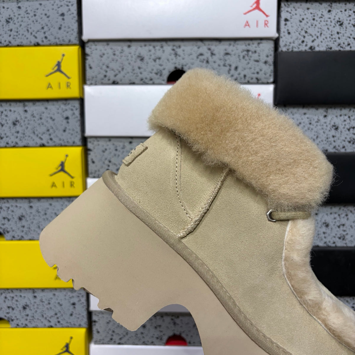 UGG Esmé Platform Clog – Sand (Style #W1171532) | Sizes 35–40