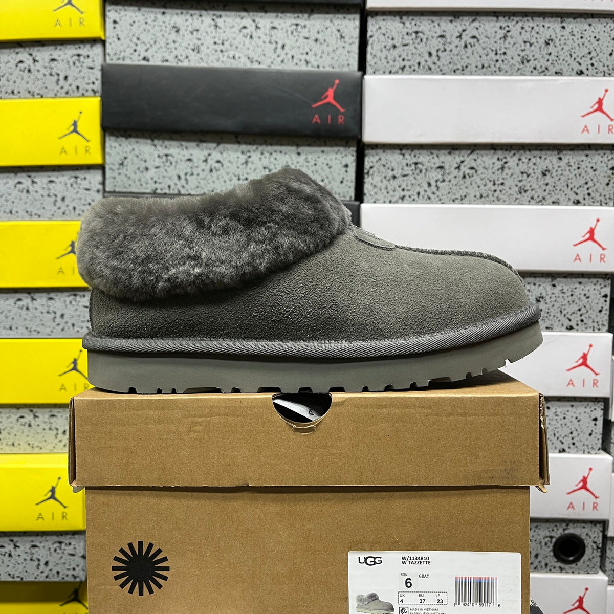 UGG Snow Boots – Light Grey (Style #1134810) | Sizes 35–40