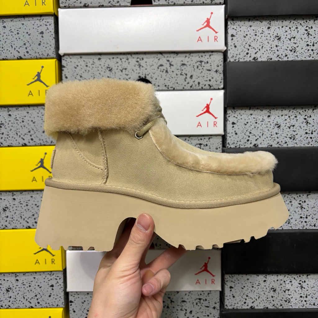UGG Esmé Platform Clog – Sand (Style #W1171532) | Sizes 35–40