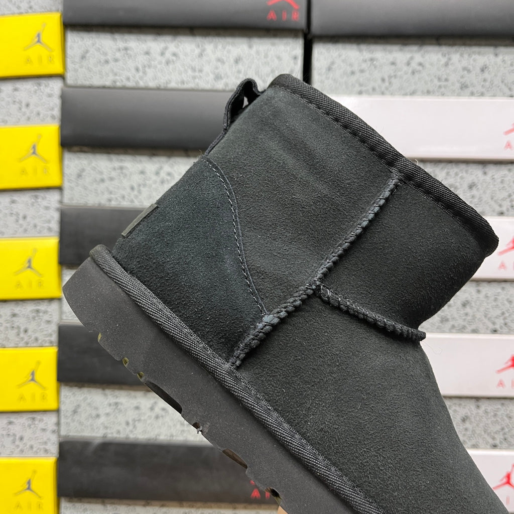 UGG Snow Boots – Black | Style #1016222 | Sizes 35–40
