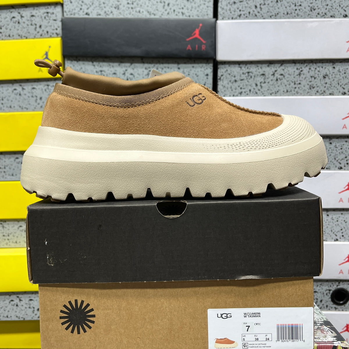 UGG Snow Boots – Chestnut (Style #1144096) | Sizes 35–45
