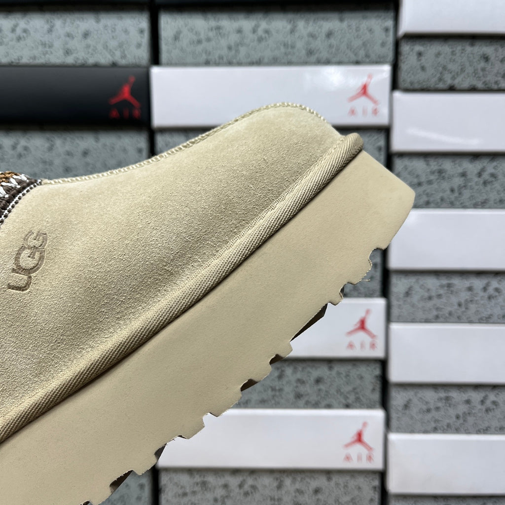 UGG Snow Boots – Canola (Style #1122556) | Sizes 35–41