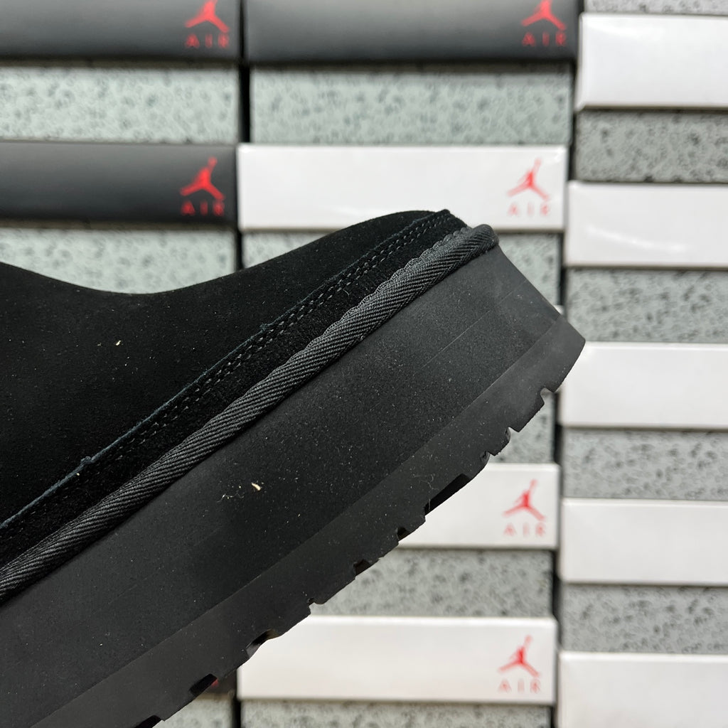 UGG Snow Boots – Classic Black (Style #1134526) | Sizes 35–40