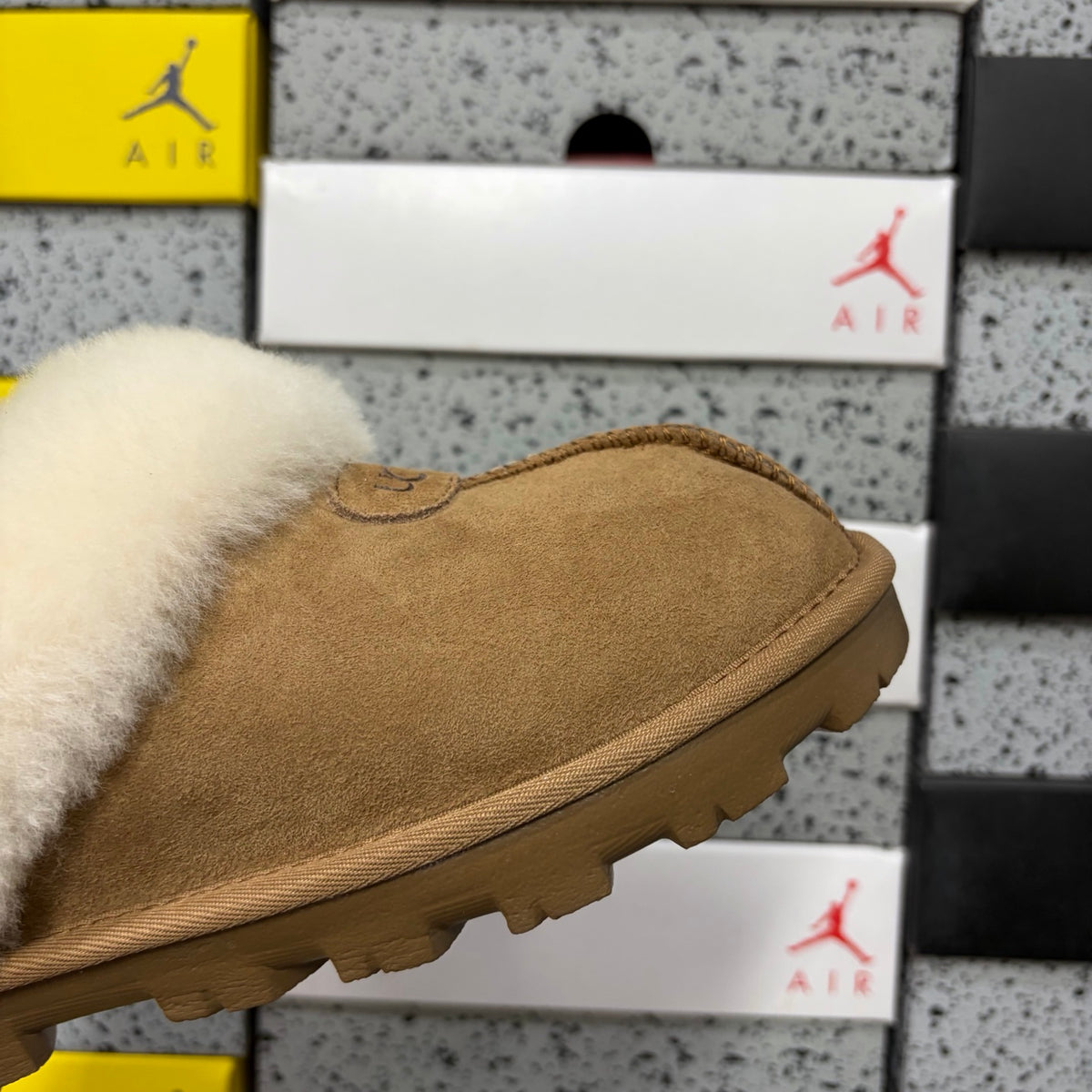 UGG Star Motif Slipper – Chestnut (Style #5125) | Sizes 35–40