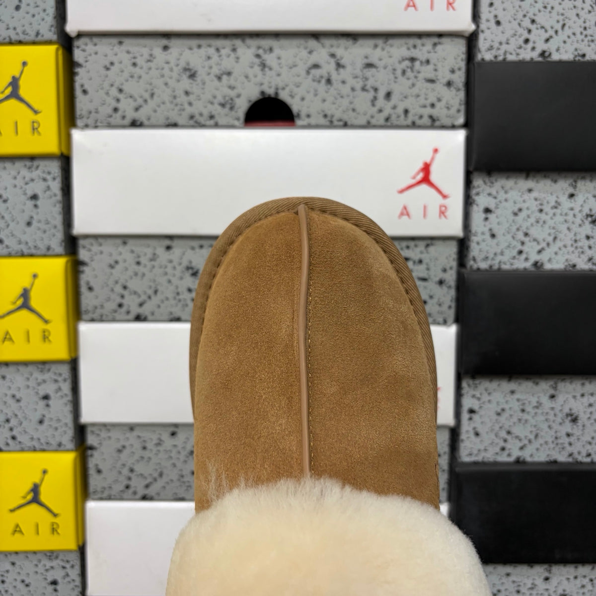 UGG Flat Slipper – Chestnut (Style #2550) | Sizes 35–40