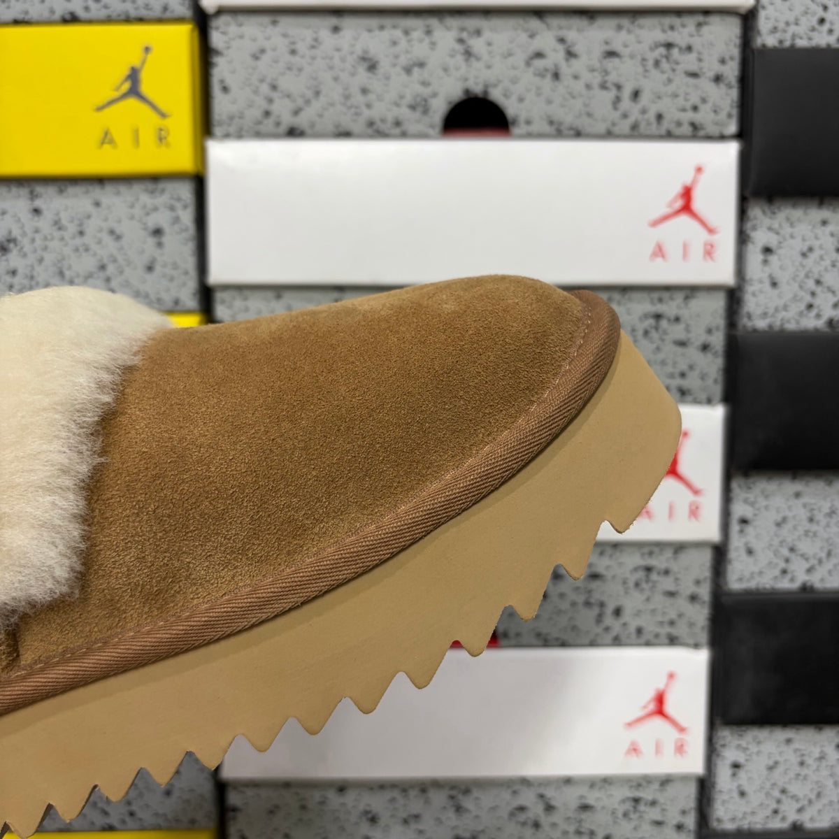 UGG Classic Festive Platform Boot – Chestnut (Style #W1166733) | Sizes 35–40